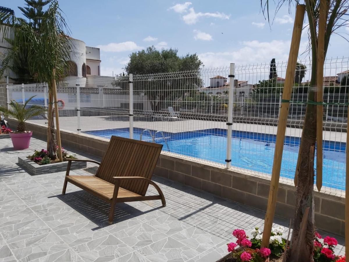 Apartament Amb Piscina เอมปูเรียบราบา ภายนอก รูปภาพ