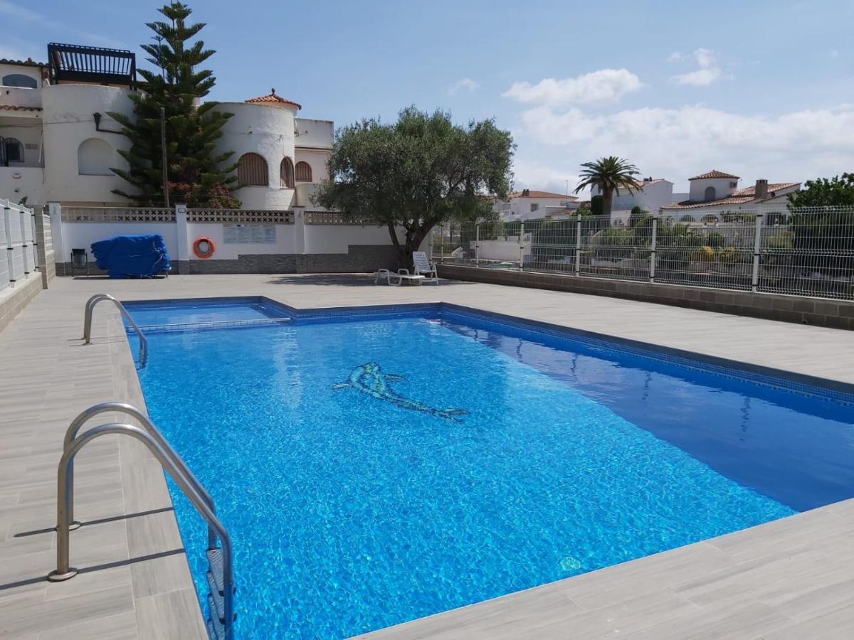 Apartament Amb Piscina เอมปูเรียบราบา ภายนอก รูปภาพ